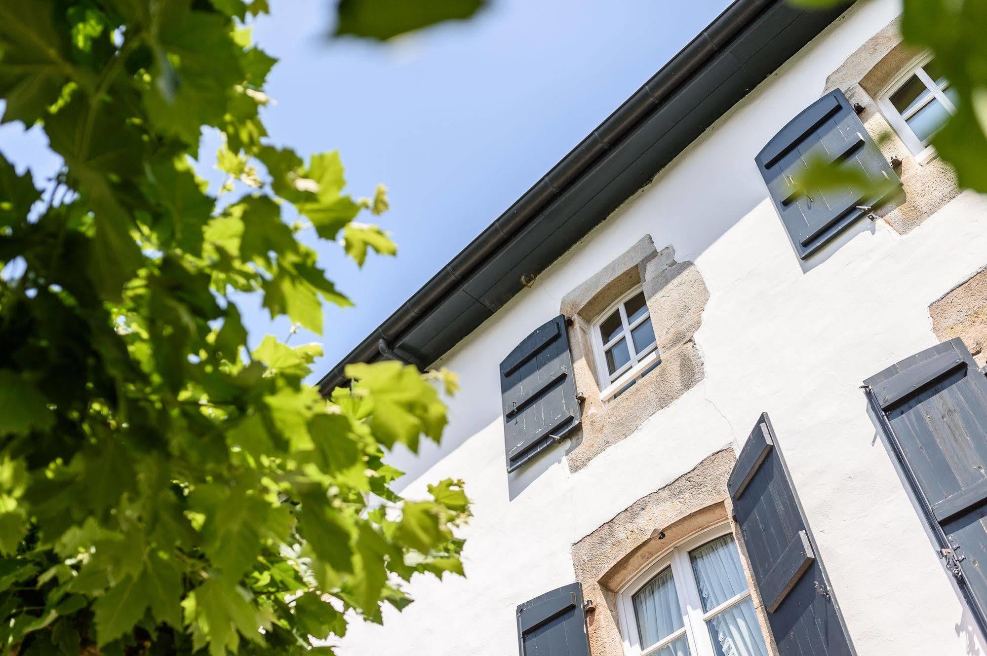 Arraya Hotell Sare Exteriör bild